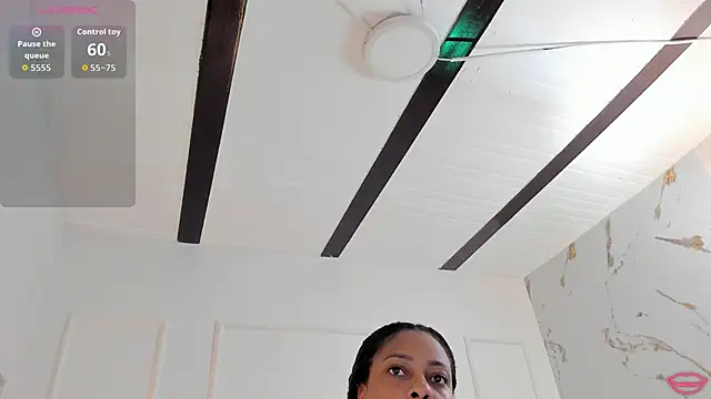 Snapshot of BrianaHazel chatting on May 13, 2026, 7:54 pm BrianaHazel online show from May 13, 2026, 7:54 pm