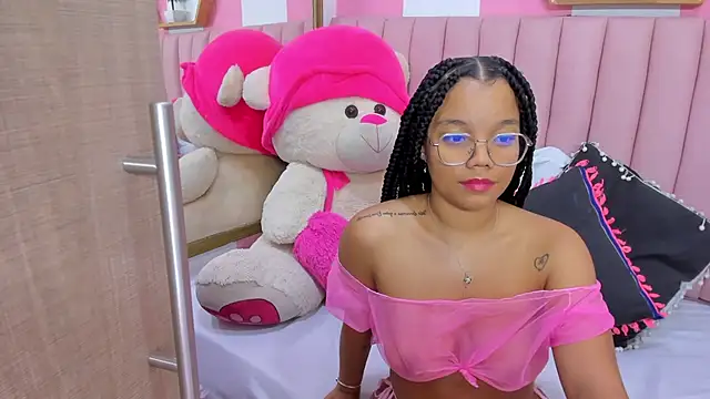 ISABELLA 020 online show from May 22, 2026, 12:08 am