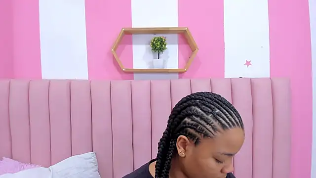 ISABELLA 020 online show from March 14, 2025, 11:34 am