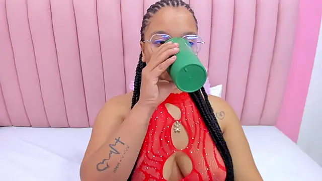 ISABELLA 020 online show from March 17, 2025, 11:42 am