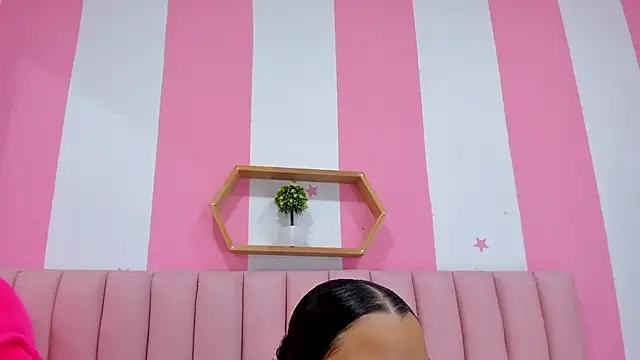 ISABELLA 020 online show from September 16, 2025, 1:01 pm