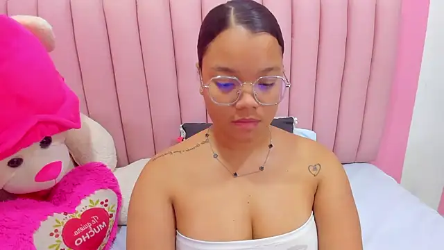 ISABELLA 020 online show from September 9, 2025, 1:42 pm