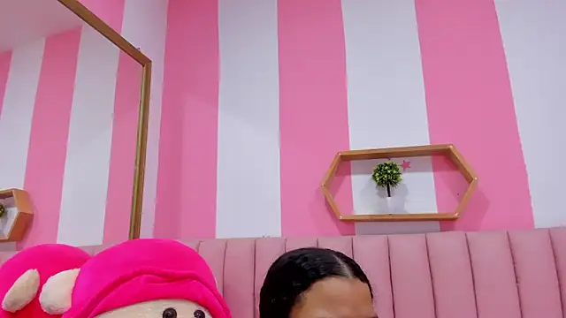 ISABELLA 020 online show from October 22, 2025, 1:10 pm