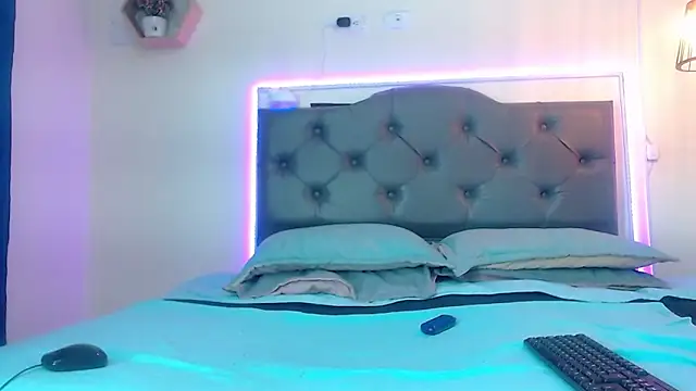 Kim clark1 online show from October 4, 2025, 8:54 pm