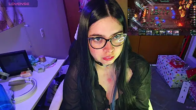 Snapshot of Vallolet_Spencer chatting on December 22, 2024, 2:49 am Vallolet Spencer online show from December 22, 2024, 2:49 am