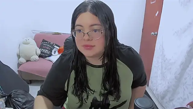 Aria Fullbuster online show from November 4, 2025, 9:18 pm