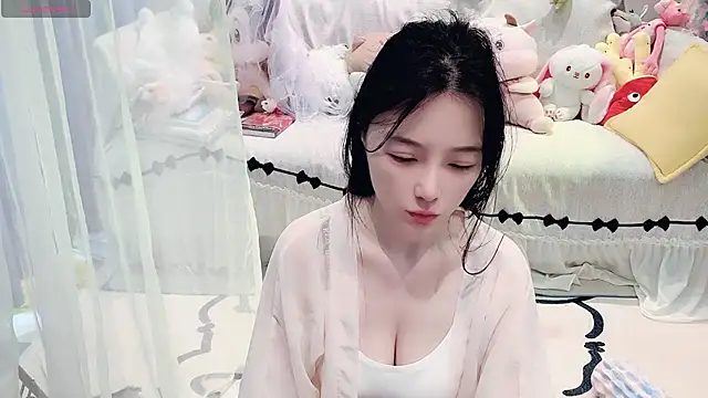 Snapshot of AKiKi711 chatting on May 24, 2026, 4:56 am AKiKi711 online show from May 24, 2026, 4:56 am