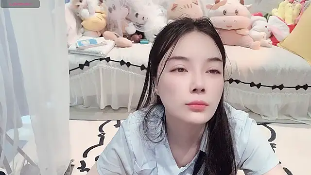 Snapshot of AKiKi711 chatting on May 8, 2026, 5:00 am AKiKi711 online show from May 8, 2026, 5:00 am