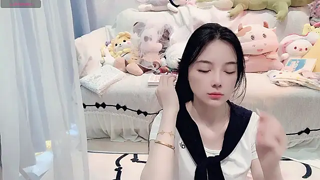 Snapshot of AKiKi711 chatting on April 22, 2026, 4:52 am AKiKi711 online show from April 22, 2026, 4:52 am