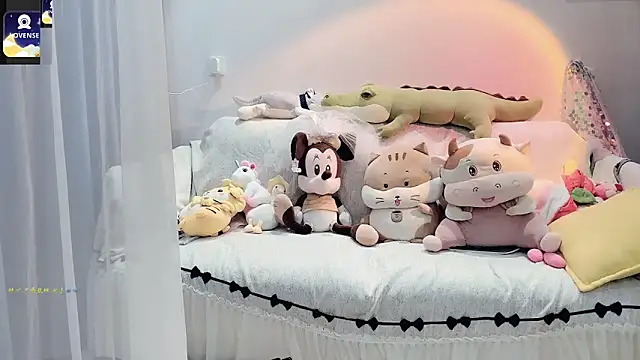 AKiKi711 online show from September 24, 2025, 3:51 pm