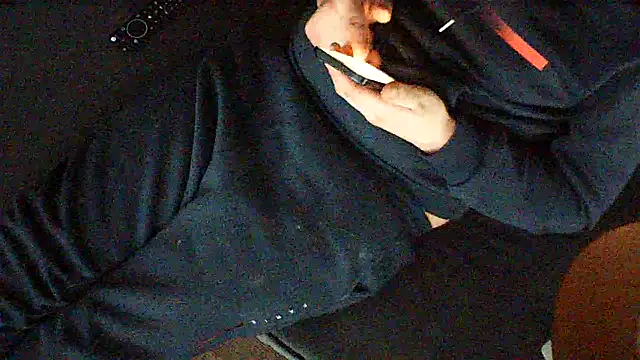 kiksnap-meistro5 online show from February 13, 2026, 6:08 pm