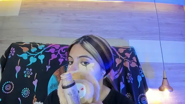 Snapshot of Cori_Paige chatting on April 14, 2026, 4:06 am Cori Paige online show from April 14, 2026, 4:06 am