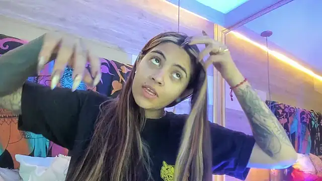 Snapshot of Cori_Paige chatting on April 10, 2026, 4:08 am Cori Paige online show from April 10, 2026, 4:08 am