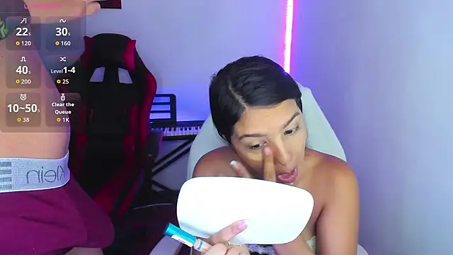 Snapshot of jessi_and_boy chatting on January 31, 2026, 7:23 pm jessi and boy online show from January 31, 2026, 7:23 pm