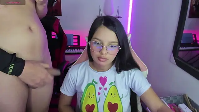 jessi and boy online show from March 6, 2026, 3:56 am