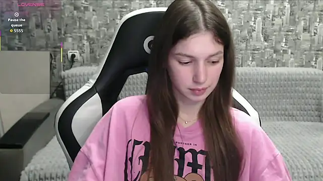 MissMiaCutie online show from October 7, 2025, 4:19 pm
