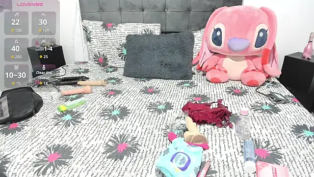 Kylie2211 online show from November 8, 2025, 9:13 am