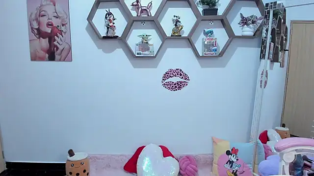 SharonSander online show from March 9, 2025, 3:01 am