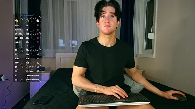Snapshot of ChristianLevine_ chatting on April 14, 2026, 8:36 pm ChristianLevine online show from April 14, 2026, 8:36 pm
