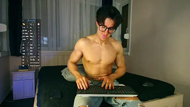 Snapshot of ChristianLevine_ chatting on April 16, 2026, 7:25 pm ChristianLevine online show from April 16, 2026, 7:25 pm