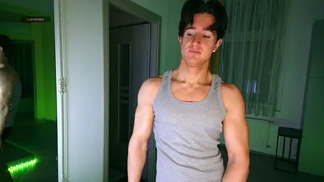 Snapshot of ChristianLevine_ chatting on April 19, 2026, 6:10 pm ChristianLevine online show from April 19, 2026, 6:10 pm