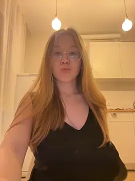 Snapshot of Eva_Weyne chatting on November 2, 2025, 8:03 pm Eva Weyne online show from November 2, 2025, 8:03 pm