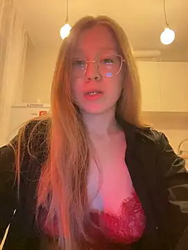 Snapshot of Eva_Weyne chatting on February 4, 2025, 6:27 pm Eva Weyne online show from February 4, 2025, 6:27 pm