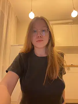 Snapshot of Eva_Weyne chatting on September 20, 2025, 6:24 pm Eva Weyne online show from September 20, 2025, 6:24 pm