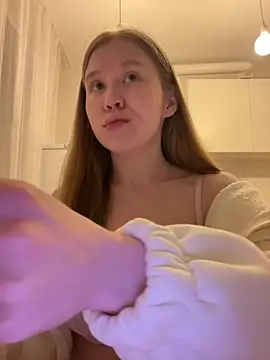 Eva Weyne online show from February 25, 2026, 8:19 pm