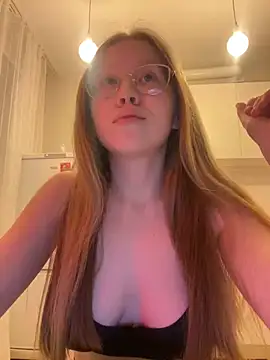 Snapshot of Eva_Weyne chatting on February 20, 2025, 6:03 pm Eva Weyne online show from February 20, 2025, 6:03 pm