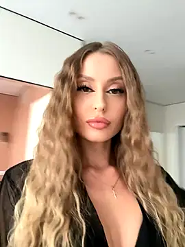 Snapshot of Sweet__Milly chatting on September 11, 2025, 1:11 pm Sweet Milly online show from September 11, 2025, 1:11 pm