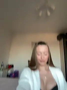 Sweet  Milly online show from June 3, 2026, 4:44 pm