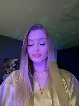 Snapshot of Sweet__Milly chatting on January 19, 2025, 6:32 pm Sweet Milly online show from January 19, 2025, 6:32 pm