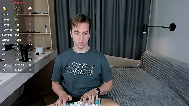 Snapshot of AustinButler chatting on November 19, 2025, 9:37 pm AustinButler online show from November 19, 2025, 9:37 pm