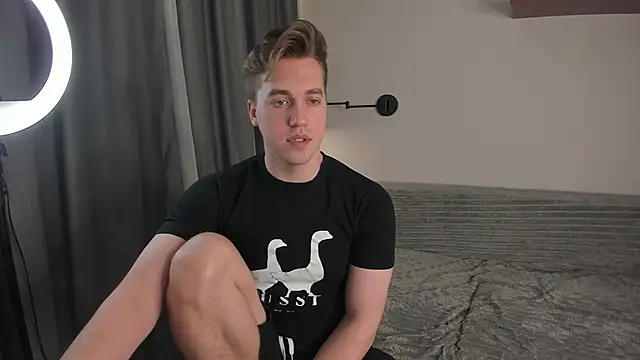 Snapshot of AustinButler chatting on December 1, 2024, 8:03 pm AustinButler online show from December 1, 2024, 8:03 pm