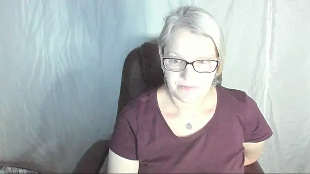 Snapshot of irinamaux chatting on March 6, 2025, 4:41 am irinamaux online show from March 6, 2025, 4:41 am