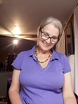 irinamaux online show from October 31, 2025, 3:08 pm