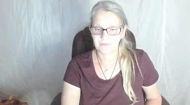 Snapshot of irinamaux chatting on February 27, 2025, 7:37 pm irinamaux online show from February 27, 2025, 7:37 pm