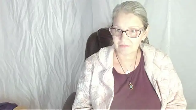 Snapshot of irinamaux chatting on February 28, 2025, 8:09 am irinamaux online show from February 28, 2025, 8:09 am