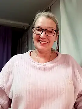 irinamaux online show from February 6, 2026, 4:03 pm