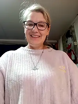 irinamaux online show from May 14, 2026, 4:09 am