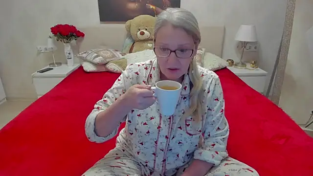Snapshot of irinamaux chatting on March 14, 2025, 4:21 am irinamaux online show from March 14, 2025, 4:21 am
