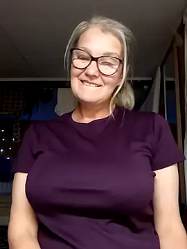 Snapshot of irinamaux chatting on September 9, 2025, 2:54 am irinamaux online show from September 9, 2025, 2:54 am