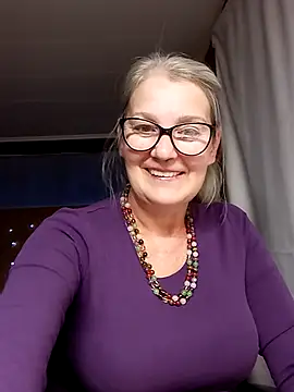 Snapshot of irinamaux chatting on September 17, 2025, 4:47 am irinamaux online show from September 17, 2025, 4:47 am