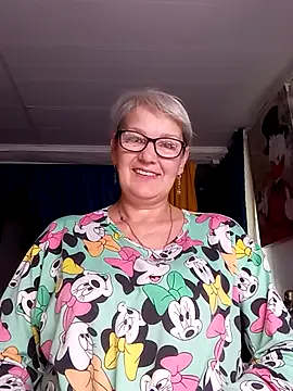 Snapshot of irinamaux chatting on June 4, 2026, 6:51 am irinamaux online show from June 4, 2026, 6:51 am