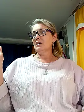 irinamaux online show from May 11, 2026, 1:56 pm