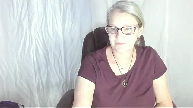 Snapshot of irinamaux chatting on March 1, 2025, 7:51 am irinamaux online show from March 1, 2025, 7:51 am