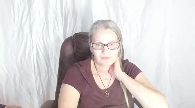 Snapshot of irinamaux chatting on February 27, 2025, 1:28 pm irinamaux online show from February 27, 2025, 1:28 pm