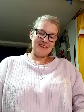 irinamaux online show from May 26, 2026, 3:54 pm