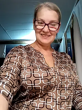 Snapshot of irinamaux chatting on October 9, 2025, 4:13 am irinamaux online show from October 9, 2025, 4:13 am